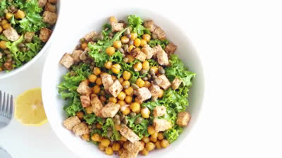 Recetas de ensalada césar vegana con col