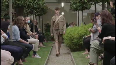 Vuelven las pasarelas en Milán, pero con mascarilla y distancia de seguridad