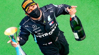 Mercedes and Hamilton destroy the rivals