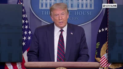 Donald Trump pide a los americanos que se pongan mascarilla