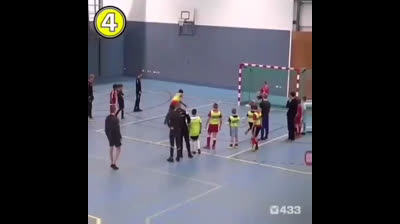 Gol de penalti y Canasta con la bota de fútbol