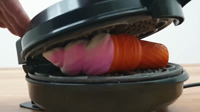 ¿Qué pasa si metes un helado de juguete en una gofrera?