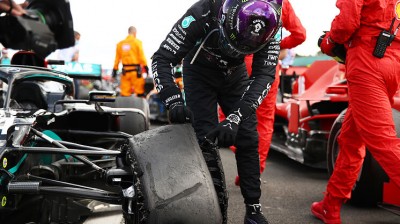 Hamilton wins in a chaotic ending