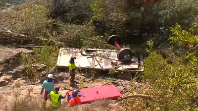 Adif retira los vagones del río Sil
