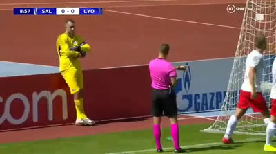 Mandan repetir 3 veces un penalti en la Youth League… ¡Y los para TODOS!