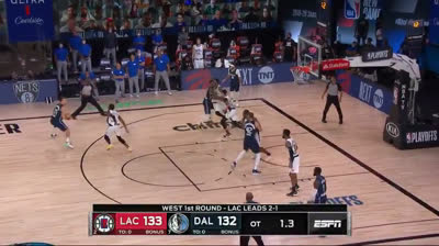 Triple de Luka Doncic para ganar a Clippers