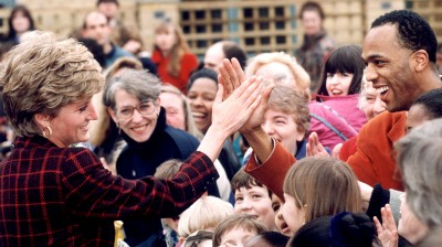 Lady Di, la princesa cercana que se saltaba el protocolo