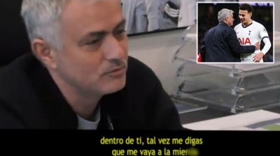 Mourinho dando una charla de entrenador a Dele Alli
