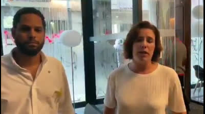 Diputados de VOX se refugian en un hotel del Raval