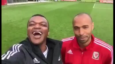 Marcel Desailly riéndose