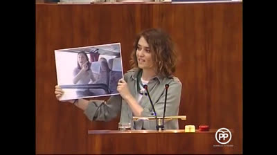 Isabel Díaz Ayuso manspreading despatarre womanspreading