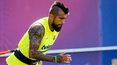Arturo Vidal entrenando en solitario por las calles de Barcelona