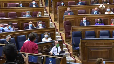 Pablo Iglesias a Macarena Olona: "Como caballero retado, señoría, me toca elegir las armas: la palabra"