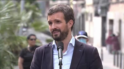 Pablo Casado a Iglesias: "Si justifica la ocupación que deje vivir en el jardín de su casa a unos 'okupas'"