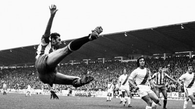 Hoy El Brujo cumpliría años. - - ETERNO QUINI - -