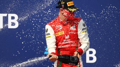 F2 Sochi Grand Prix: Mick Schumacher begins to intimidate