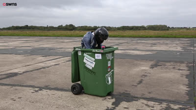 Un ingeniero bate el récord Guinness al coger 70 km/h con un cubo de basura
