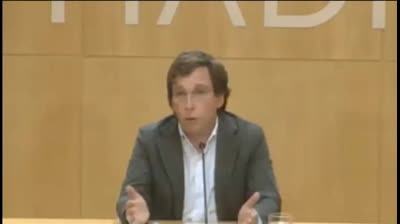 Martínez Almeida: "Soy consciente de que hay un puente por delante, mi consejo como Alcalde es que eviten los desplazamiento"