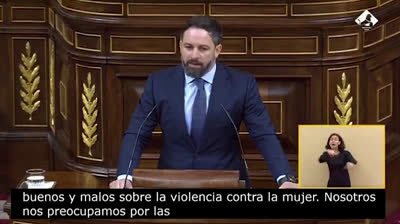 Santiago Abascal: "Nosotros nos preocupamos por las mujeres de verdad. Pero también por los hombres que las reciben"