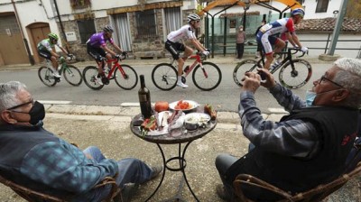 Watch Highlights of Stage 4 - LA VUELTA 20 - Garray, Numancia - Ejea de los Caballeros
