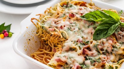 Receta rápida de spaguetti con jamon y queso al horno