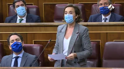 Cuca Gamarra pregunta a Carmen Calvo sobre la separación de poderes