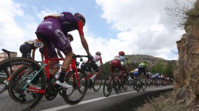 Watch Highlights of Stage 9 - LA VUELTA 20 - Castrillo del Val - Aguilar de Campoo