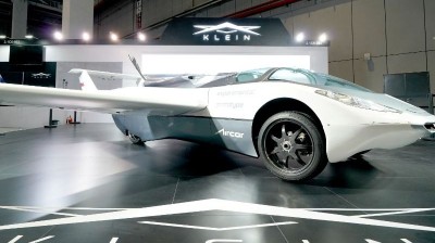 This is the AirCar, the flying car that will revolutionize the future