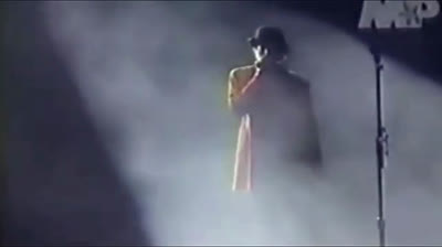 Intensa Interpretacion de "El caso de la rubia Platino" Joaquin Sabina en vivo