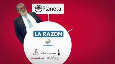 Una mosca en una botella de Coca Cola